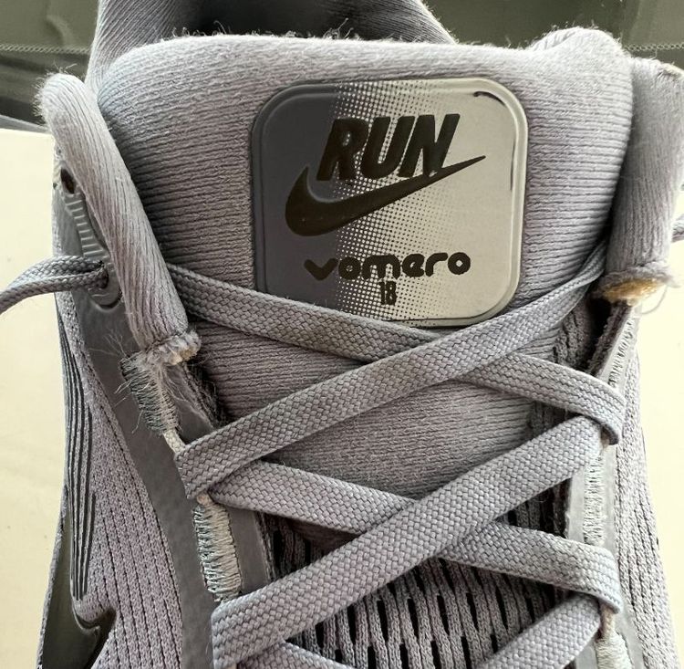 ขายถูก Nike Vomero 18 size 40/250cm สภาพดี นุ่มใสสบาย ของแท้ 100% รูปที่ 10