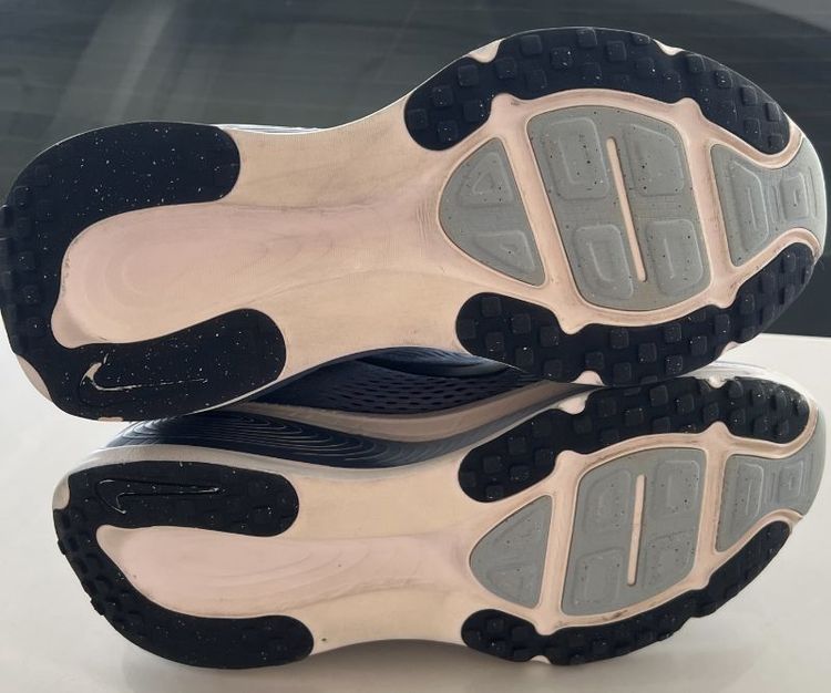 ขายถูก Nike Vomero 18 size 40/250cm สภาพดี นุ่มใสสบาย ของแท้ 100% รูปที่ 9