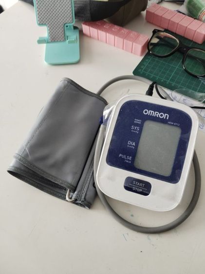 อุปกรณ์เพื่อสุขภาพ ขายเครื่องวัดความดัน omron รุ่น HEM-8712 สภาพใหม่มาก