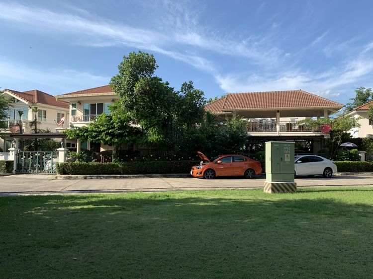 บ้านหลังใหญ่ ศุภาลัยวิลล์ แปลงสวย