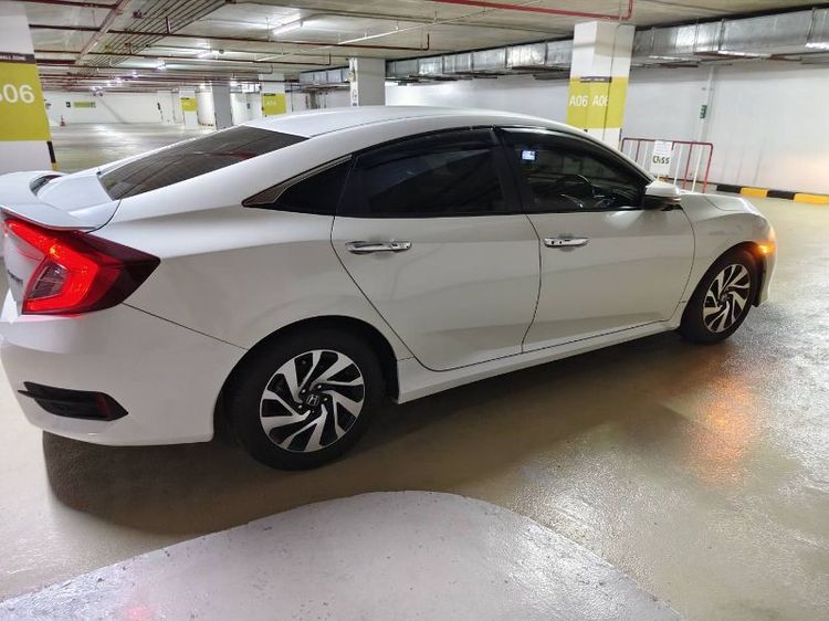 รถ Honda Civic 1.8 EL i-VTEC สี ขาว