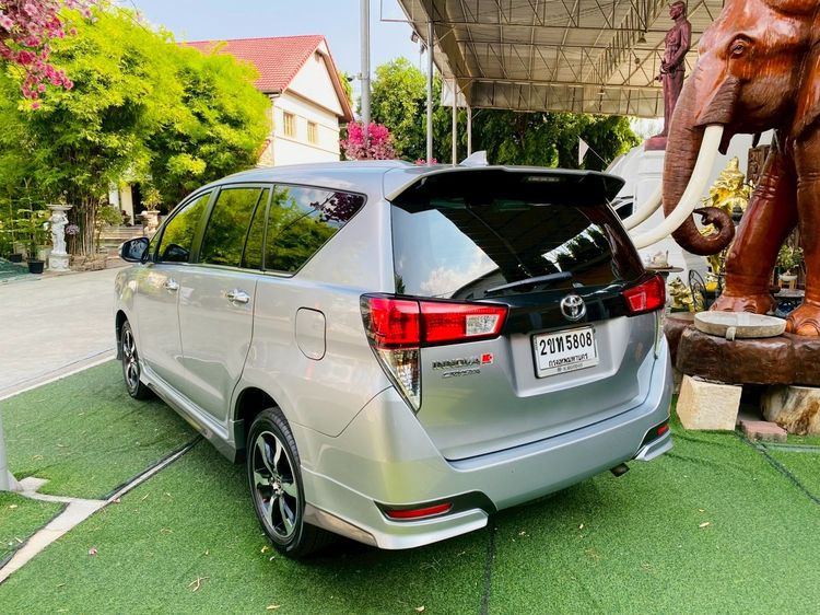Toyota Innova 2022 2.8 Crysta Premium Utility-car ดีเซล ไม่ติดแก๊ส เกียร์อัตโนมัติ เทา รูปที่ 4