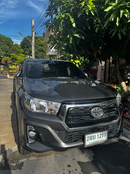 รถ Toyota Hilux Revo 2.4 E สี บรอนซ์เงิน