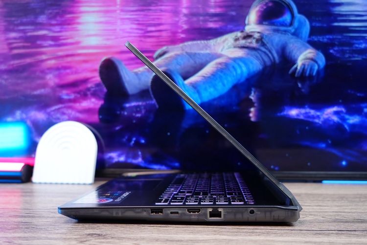 MSI Cyborg 15 i7-13620H RTX4050(6GB) Ram16 SSD512GB จอ15.6 FHD 144Hz เกมมิ่งสเปคสูง คีย์บอร์ดไฟ เครื่องสวย ครบกล่องพร้อมประกันศูนย์ เพียง 28 รูปที่ 6
