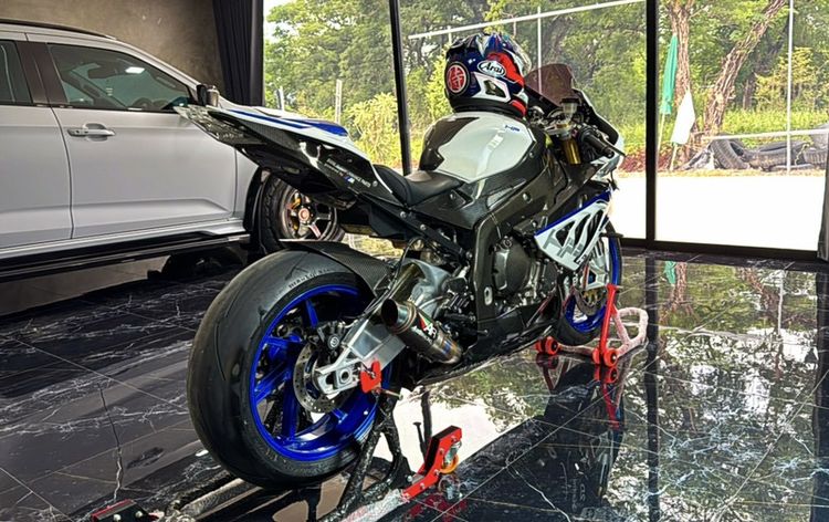 BMW Hp4 รูปที่ 3