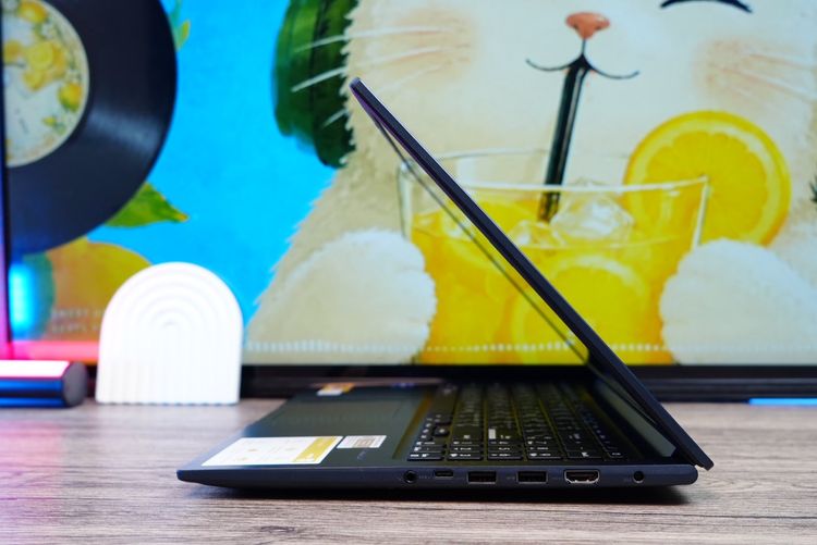 Asus Vivobook 15 i5-13420H Ram16 SSD512 จอ15.6นิ้ว FHD IPS สเปคสูงทำงานเก่ง จอใหญ่มีแป้นตัวเลขแยก ดีไซน์เรียบหรูเบาบาง เครื่องมีประกันศูนย์  รูปที่ 6