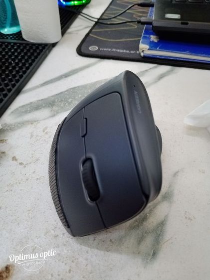 wireless vertical mouse Ugreen