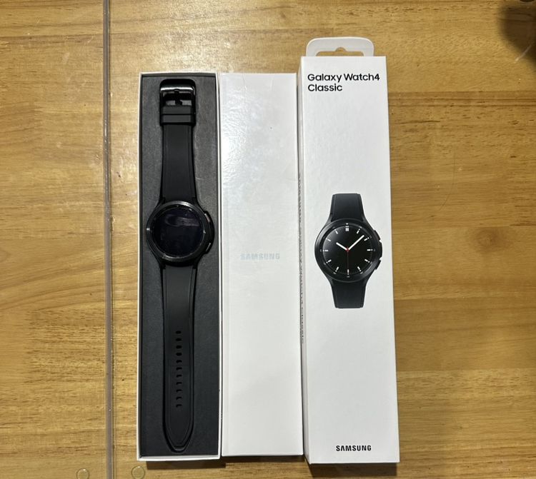 ขาย Samgsung Galaxy Watch4 Classic สภาพดีอุปกรณ์ครบ สภาพดีมาก