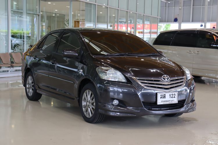 รถ Toyota Vios 1.5 E สี เทา