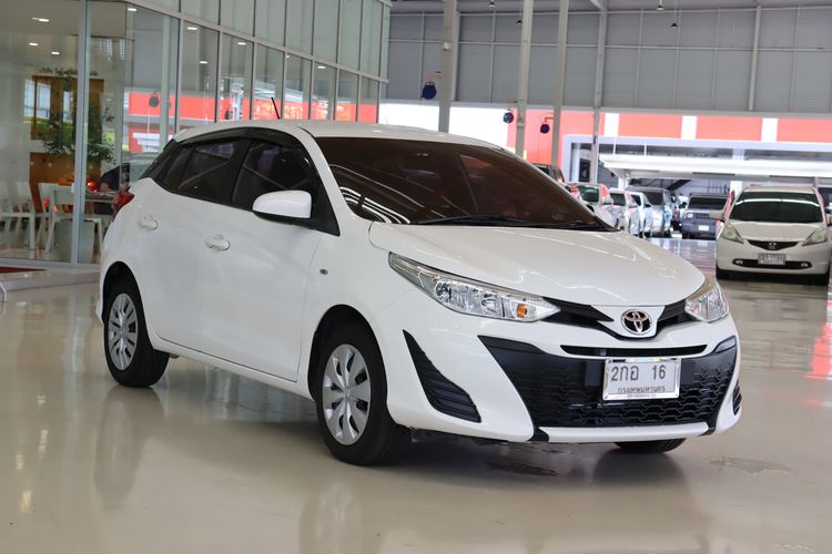 Yaris 1.2 J ปี18 ทะเบียน2กอ16 คืนทะเบียน