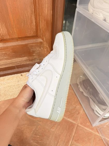 รองเท้าผ้าใบ หนังแท้ UK 8 | EU 42 | US 8.5 ขาว ขายรองเท้า Nike มือ 2 พร้อมใช้งาน