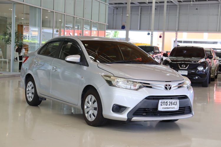 รถ Toyota Vios 1.5 J สี เทา