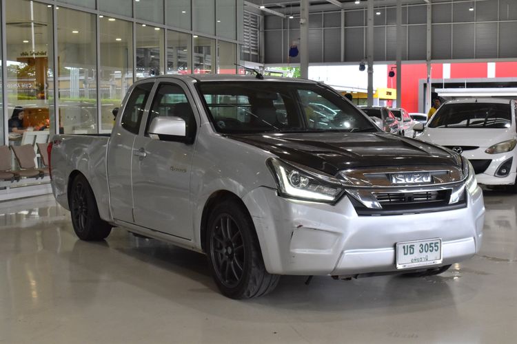 รถ Isuzu D-MAX 1.9 L สี เทา