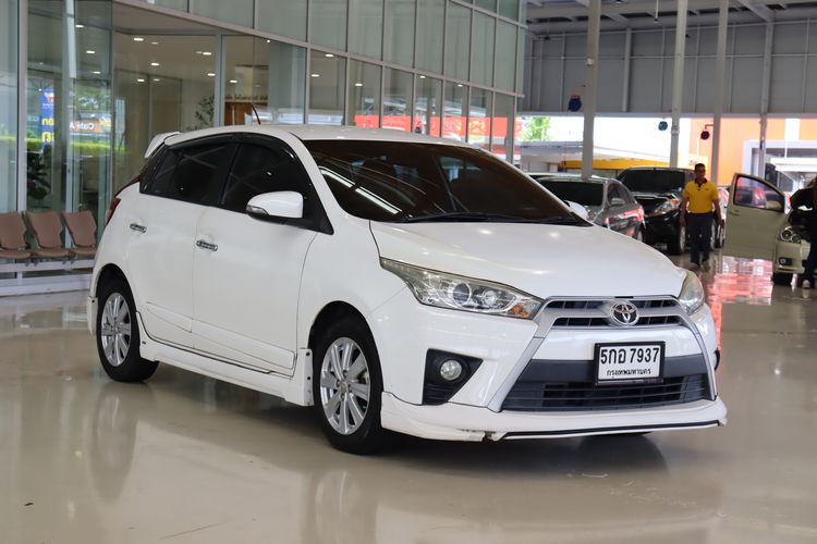 Yaris 1.2 G ปี16 ทะเบียน7937 