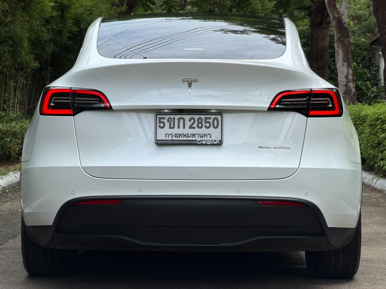 Tesla Model Y 2023 Long Range AWD Utility-car ไฟฟ้า ไม่ติดแก๊ส เกียร์อัตโนมัติ ขาว รูปที่ 4
