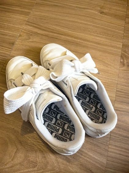 รองเท้าผ้าใบ PUMA รุ่น Basket Heart สีขาวโดดเด่นด้วยเชือกรองเท้าทรงโบว์ขนาดใหญ่ รูปที่ 7
