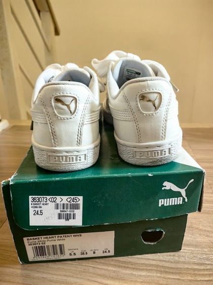 รองเท้าผ้าใบ PUMA รุ่น Basket Heart สีขาวโดดเด่นด้วยเชือกรองเท้าทรงโบว์ขนาดใหญ่ รูปที่ 3