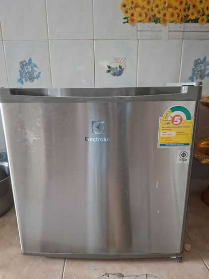 ตู้เย็นมินิบาร์ ขายตู้เย็น 4 คิว ยี่ห้อ Electrolux สภาพพร้อมใช้งาน
