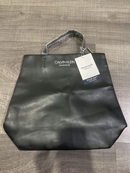 กระเป๋าถือ Calvin Klein