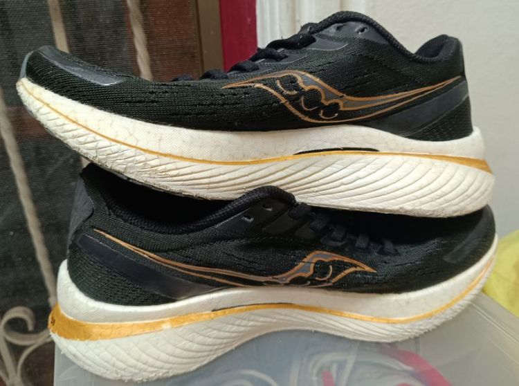 ขายถูก Saucony Endorphin Speed 3 size 40.5-255cm ของแท้ สภาพสวย เบามาก ใส่นิ่มสบาย รูปที่ 5