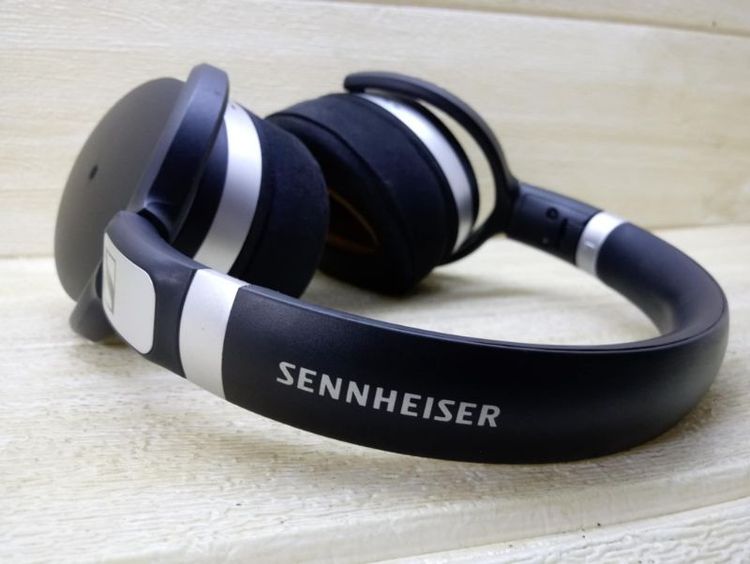 สุดคุ้มหูฟังไร้สายแบรนด์ดังSENNHEISER HD4.50BTNC คุณภาพเสียงระดับมืออาชีพตอนออกใหม่8990  ขาย1700พอมีระบบตัดเสียงรบกวน ใช้ได้ทั้งไร้สายBTและใช้สาย