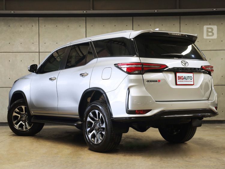 Toyota Fortuner 2023 2.4 Leader G Utility-car ดีเซล ไม่ติดแก๊ส เกียร์อัตโนมัติ บรอนซ์เงิน รูปที่ 3