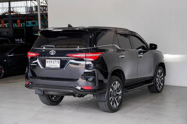 Toyota Fortuner 2023 2.4 Legender Utility-car ดีเซล ไม่ติดแก๊ส เกียร์อัตโนมัติ ดำ รูปที่ 4