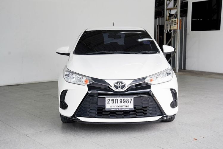 รถ Toyota Yaris 1.2 Entry สี ขาว