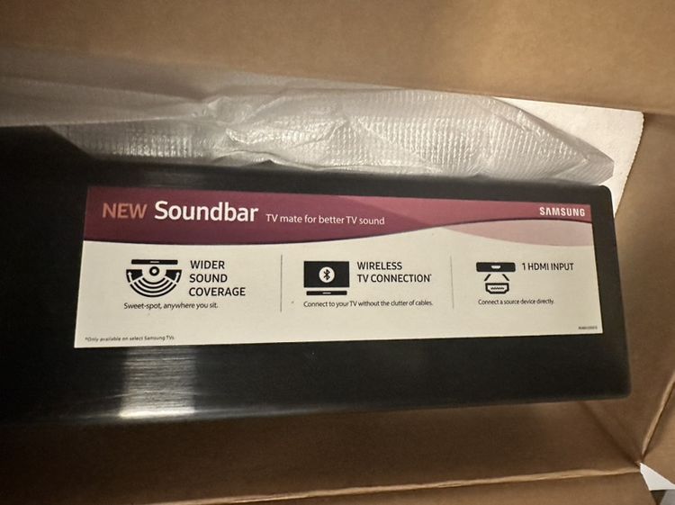 ลำโพงแยกชิ้น และซับวูฟเฟอร์ Soundbar Samsung