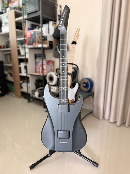 AeroSmart guitar