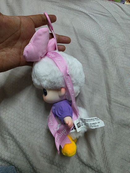 pop mart พวงกุญแจ Dimoo World × Disney Series Vinyl Plush Keychain ในรุ่น Daisy Duck รูปที่ 3