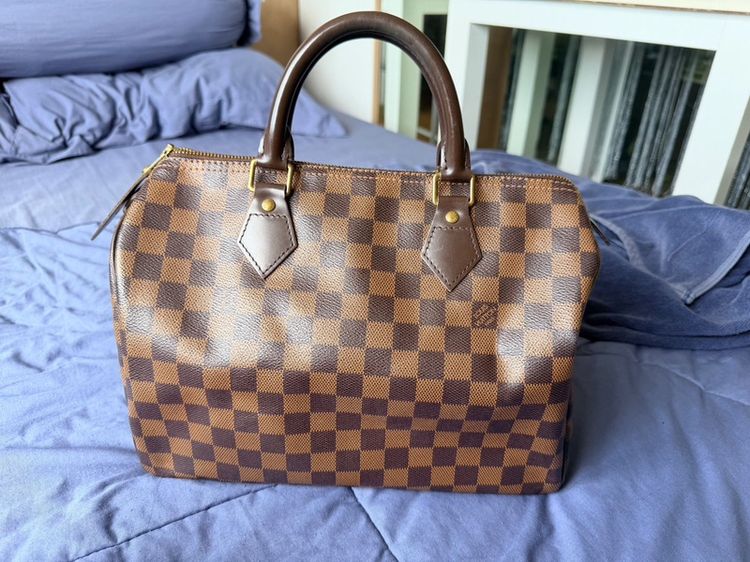 กระเป๋า lv