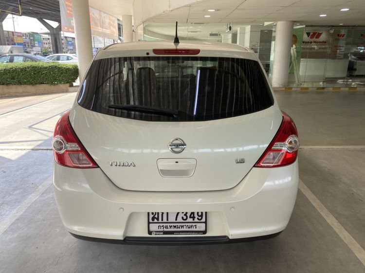 Nissan Tiida 2011 1.8 G Sedan เบนซิน ไม่ติดแก๊ส เกียร์อัตโนมัติ ขาว รูปที่ 2