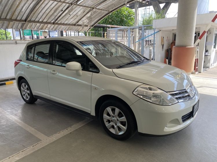 Nissan Tiida 2011 1.8 G Sedan เบนซิน ไม่ติดแก๊ส เกียร์อัตโนมัติ ขาว รูปที่ 3