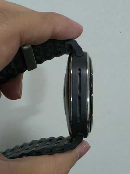 ขาย Samsung Galaxy Watch Ultra (2025)มือสอง สภาพ 90% มีตำหนิ ขอบหน้าจอมีรอยถลอกเล็กน้อยตามการใช้งาน สายซิลิโคน สีดำ รูปที่ 5