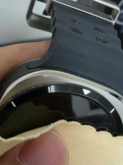 ขาย Samsung Galaxy Watch Ultra (2025)มือสอง สภาพ 90% มีตำหนิ ขอบหน้าจอมีรอยถลอกเล็กน้อยตามการใช้งาน สายซิลิโคน สีดำ รูปที่ 9