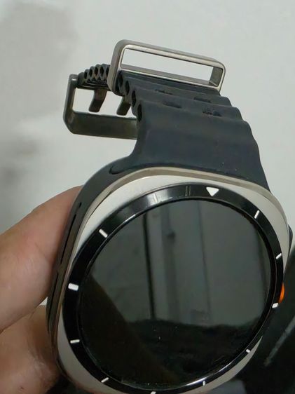 ขาย Samsung Galaxy Watch Ultra (2025)มือสอง สภาพ 90% มีตำหนิ ขอบหน้าจอมีรอยถลอกเล็กน้อยตามการใช้งาน สายซิลิโคน สีดำ รูปที่ 8
