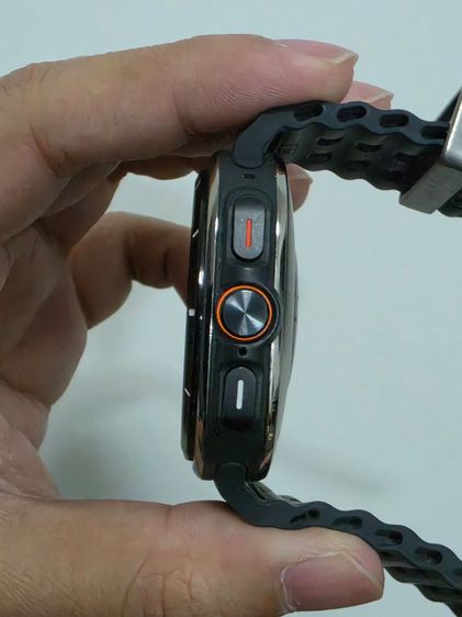 ขาย Samsung Galaxy Watch Ultra (2025)มือสอง สภาพ 90% มีตำหนิ ขอบหน้าจอมีรอยถลอกเล็กน้อยตามการใช้งาน สายซิลิโคน สีดำ รูปที่ 4
