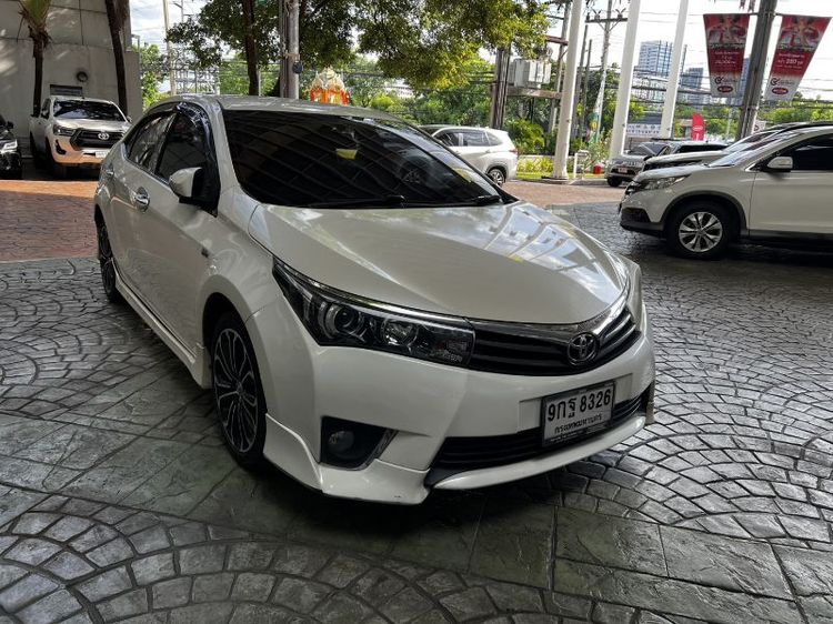 รถ Toyota Altis 1.8 Esport สี ขาว