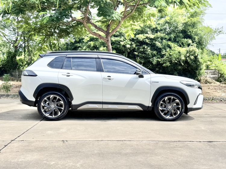 Toyota Corolla Cross 2022 1.8 Hybrid Premium Safety GR Sport Utility-car ไฮบริด เกียร์อัตโนมัติ ขาว รูปที่ 3