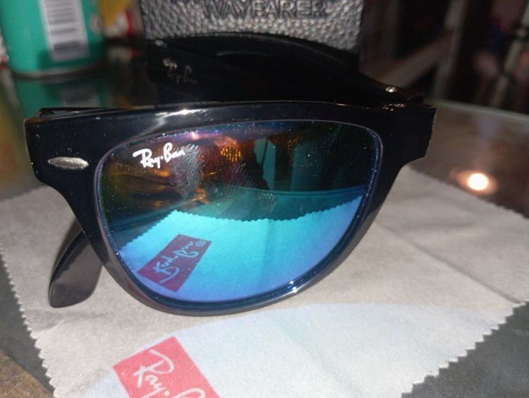 แว่น Ray Ban Wayfater Folding พับได้ รุ่นRB4105 ขนาด 54/18 สีเลนส์เป็นเลนส์ปรอทฟ้า สภาพใหม่ไร้ตำหนิ อุปกรณ์มีตามรูป รูปที่ 3