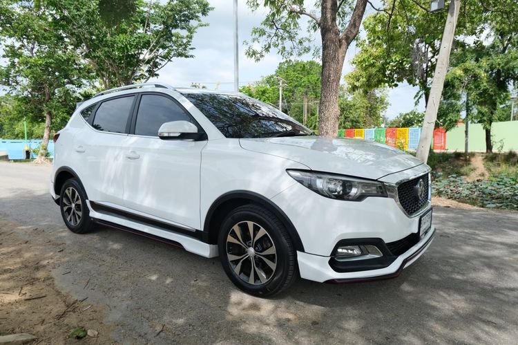 รถ MG ZS 1.5X+ Sunroof สี ขาว