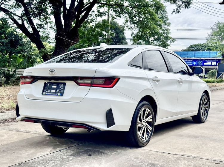 Toyota Yaris ATIV 2024 1.2 Smart Sedan เบนซิน เกียร์อัตโนมัติ ขาว รูปที่ 4