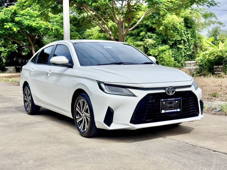 Toyota Yaris ATIV 2024 1.2 Smart Sedan เบนซิน เกียร์อัตโนมัติ ขาว รูปที่ 2