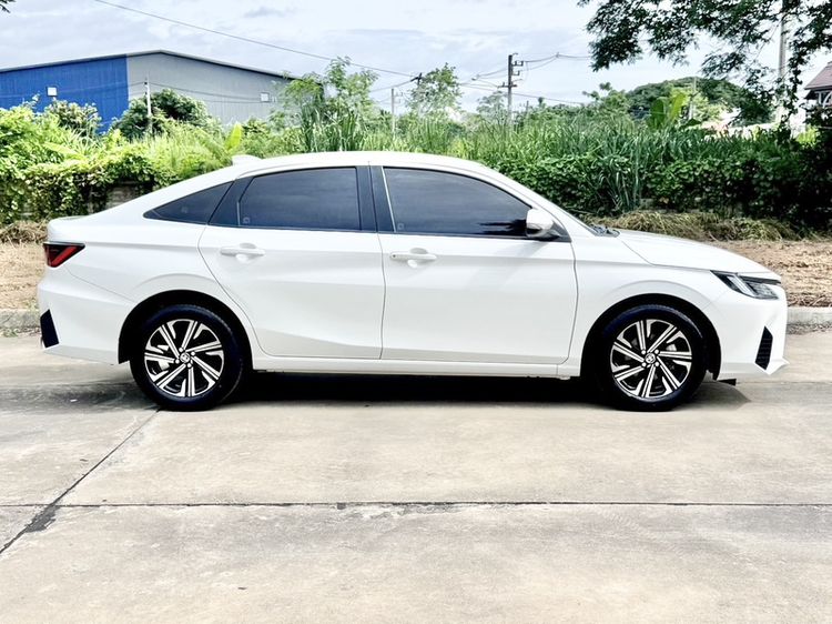 Toyota Yaris ATIV 2024 1.2 Smart Sedan เบนซิน เกียร์อัตโนมัติ ขาว รูปที่ 3