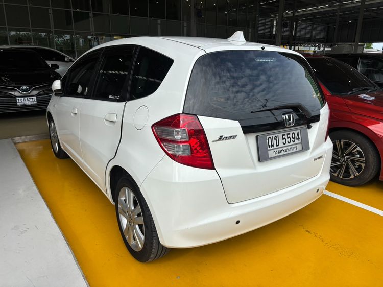 Honda Jazz 2008 1.5 V Sedan เบนซิน ไม่ติดแก๊ส เกียร์อัตโนมัติ ขาว รูปที่ 3