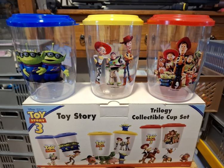 cup set -- toy story3