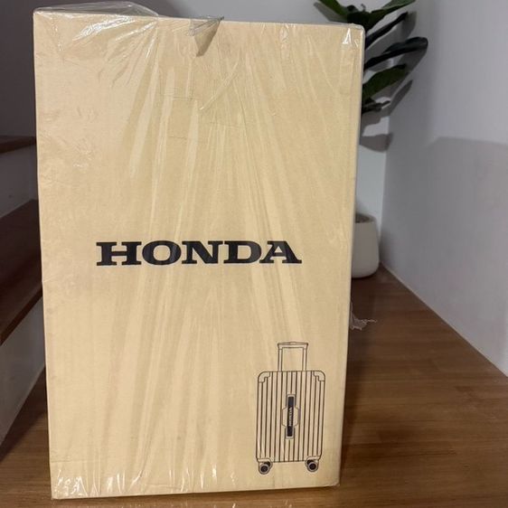 🛄กระเป๋าเดินทาง ล้อลาก Honda x Caggioni แท้ศูนย์กระเป๋าพรีเมียมรุ่นพิเศษ ขนาด 20 นิ้ว Carry-on สีTaupeของใหม่ ยังไม่แกะกล่อง ราคา 1,199฿✅✅✅