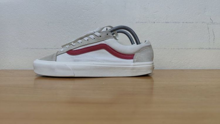 อื่นๆ รองเท้าผ้าใบ ผ้าใบ UK 7.5 | EU 41 1/3 | US 8 ขาว VANS 41.0 26.5 แท้ มือสอง