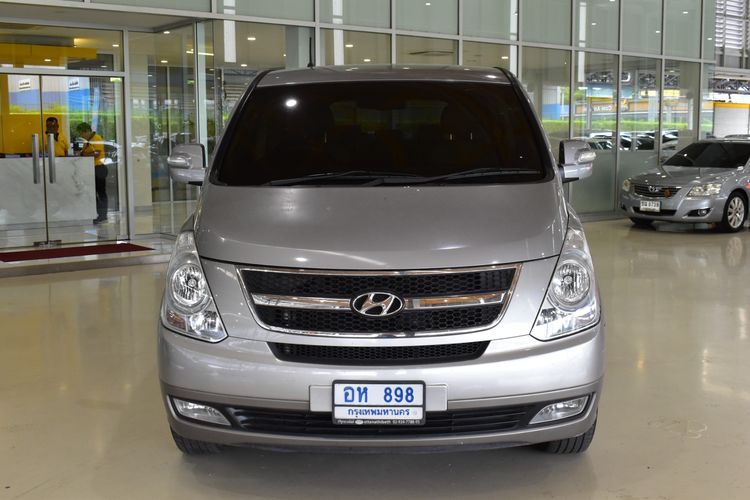 Hyundai H-1 2011 2.5 Deluxe Van ดีเซล ไม่ติดแก๊ส เกียร์อัตโนมัติ บรอนซ์เงิน รูปที่ 2